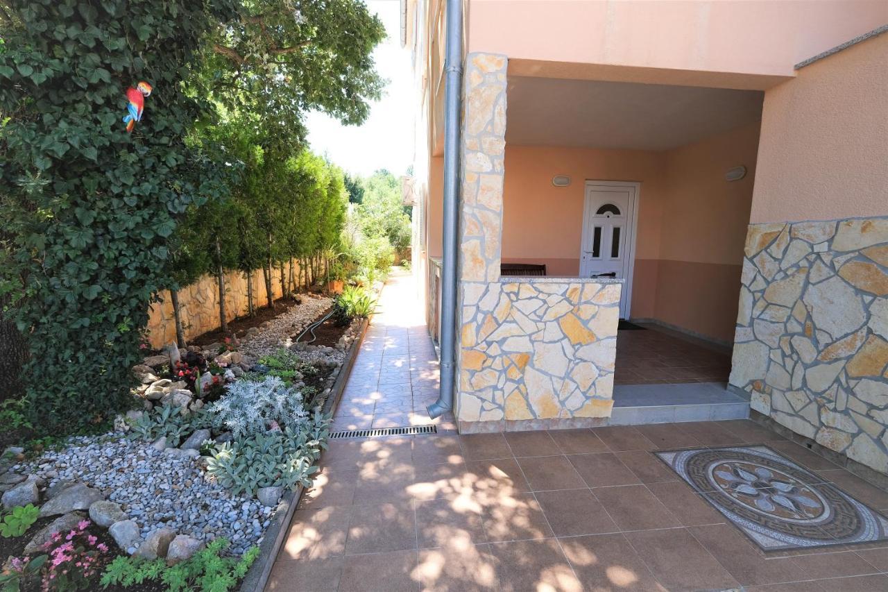 Apartments Coral, Klimno, Island Krk エクステリア 写真