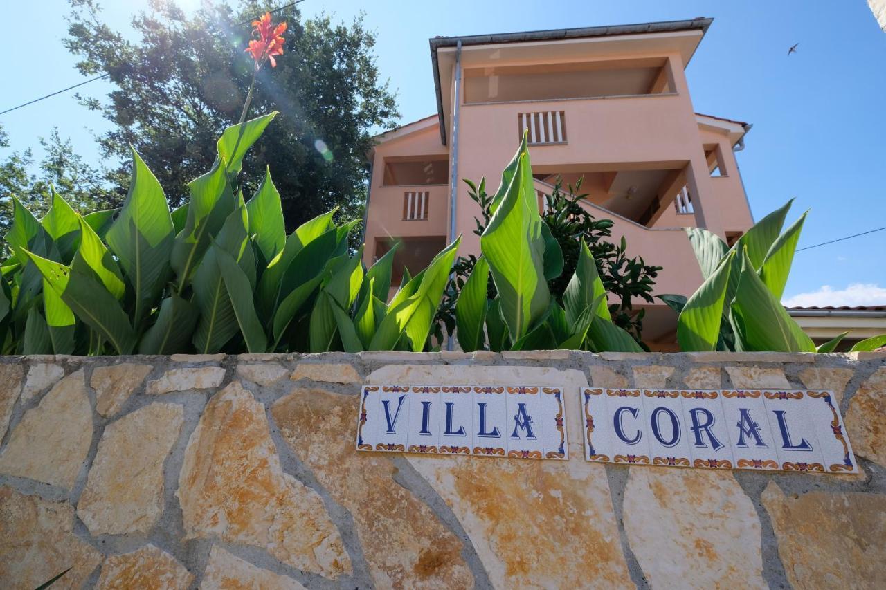 Apartments Coral, Klimno, Island Krk エクステリア 写真