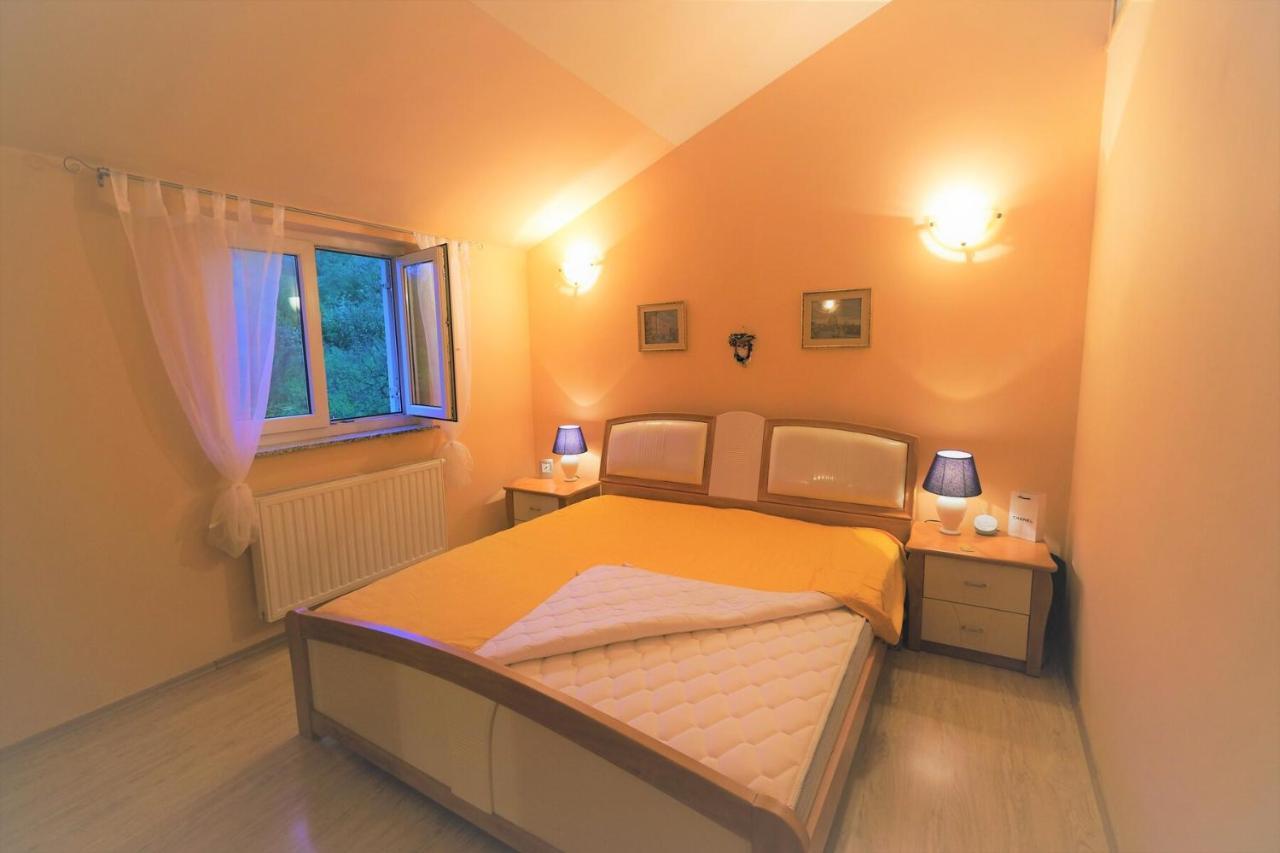 Apartments Coral, Klimno, Island Krk エクステリア 写真