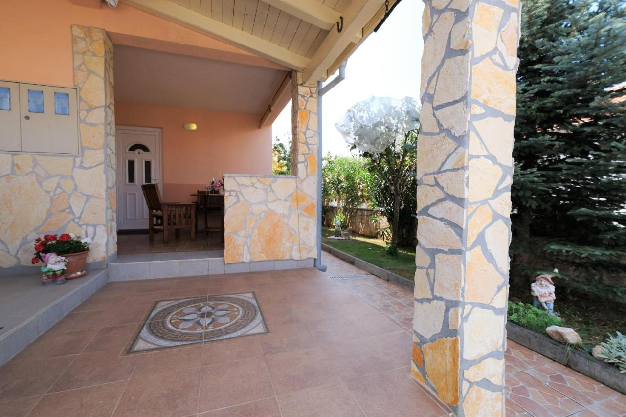 Apartments Coral, Klimno, Island Krk エクステリア 写真